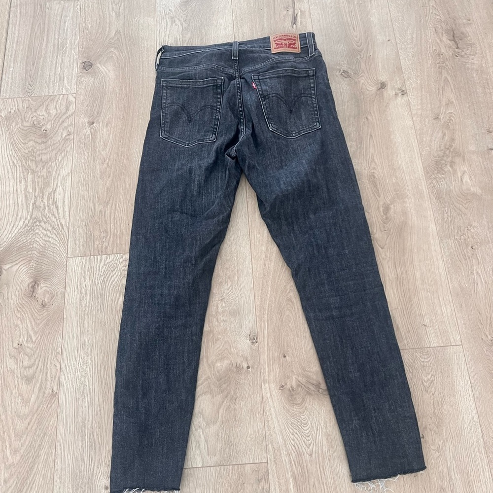 Levi’s Skinny Wedgie Jeans size 28